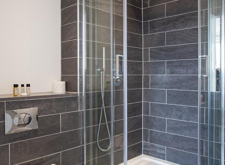 Serenity, Portland 88, Belfast, BT7 2EB