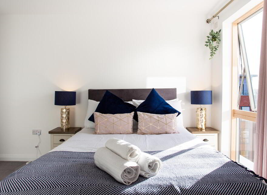 Serenity, Portland 88, Belfast, BT7 2EB