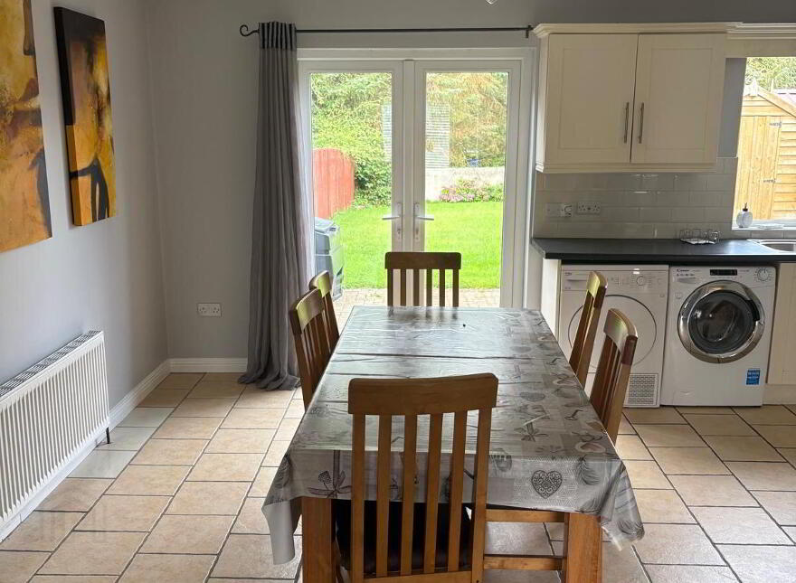 Castle Court, Dromahair, F91AE6A