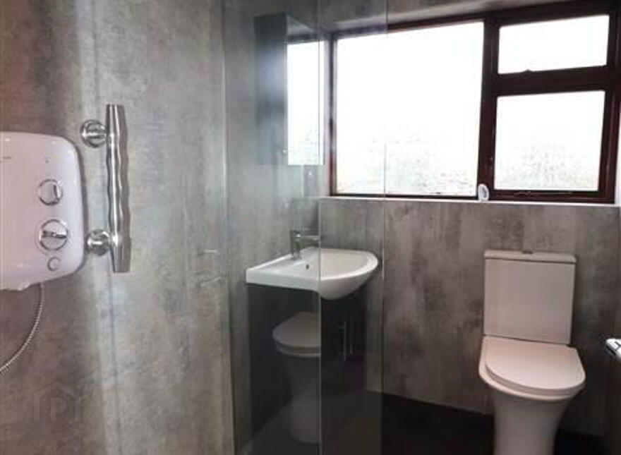 10 Rathmore Avenue, Benson Street, Lisburn, BT28 2AL