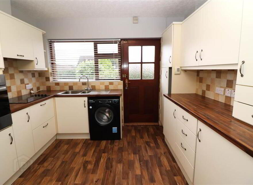 10 Rathmore Avenue, Benson Street, Lisburn, BT28 2AL