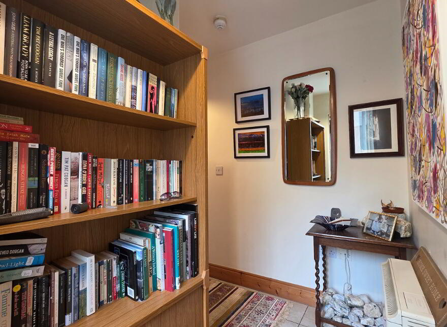 4 The Courtyard, Main Street, Castletown Berehaven, P75F406