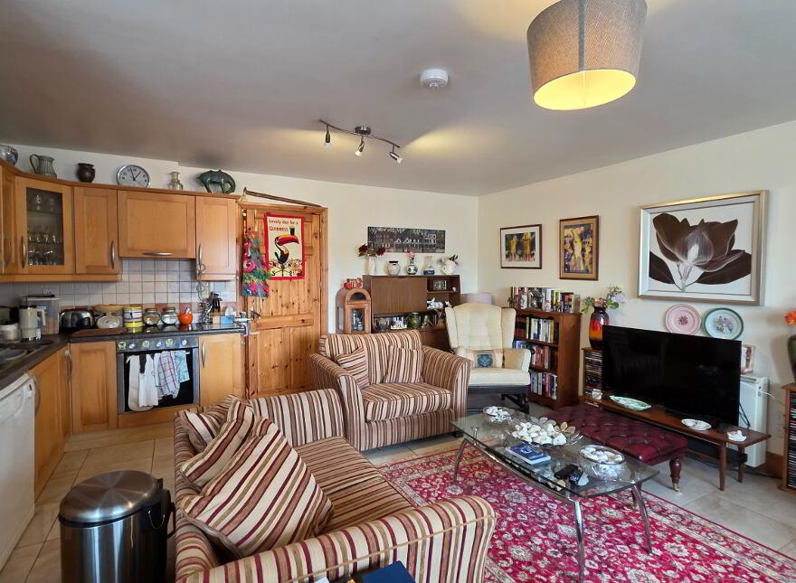 4 The Courtyard, Main Street, Castletown Berehaven, P75F406