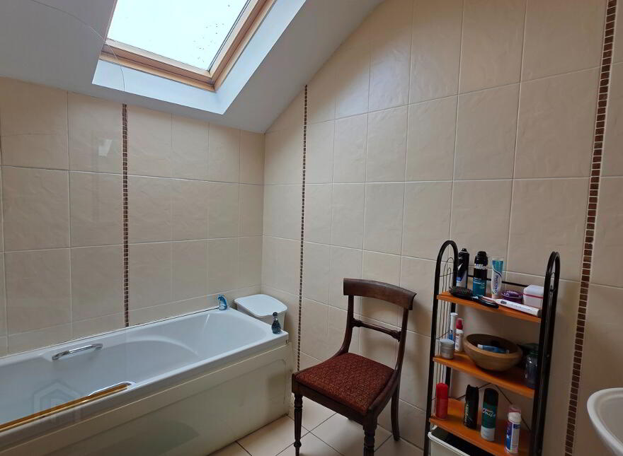 4 The Courtyard, Main Street, Castletown Berehaven, P75F406