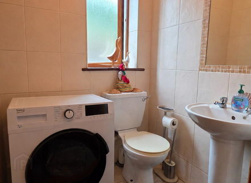 4 The Courtyard, Main Street, Castletown Berehaven, P75F406