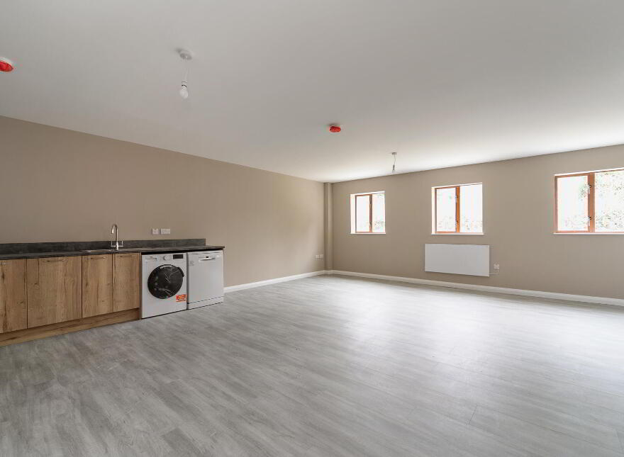 Apt 4 Moat House, 971-973 Upper Newtownards Road, Dundonald, Belfast, BT16 1RL