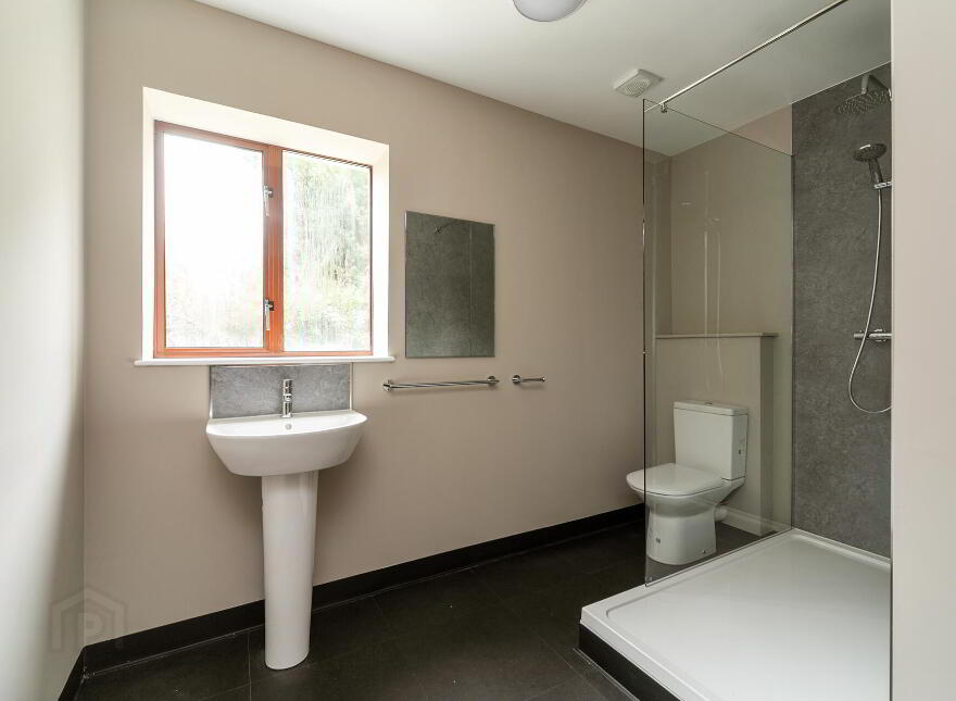 Apt 4 Moat House, 971-973 Upper Newtownards Road, Dundonald, Belfast, BT16 1RL