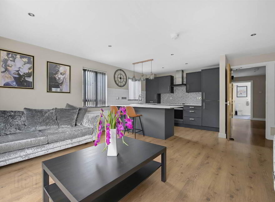 Apt 2 Belmore Place, 137 Upper Newtownards Road, Ballyhackamore, Belfast, BT4 3HX