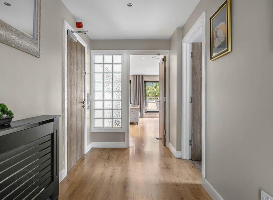 Apt 2 Belmore Place, 137 Upper Newtownards Road, Ballyhackamore, Belfast, BT4 3HX
