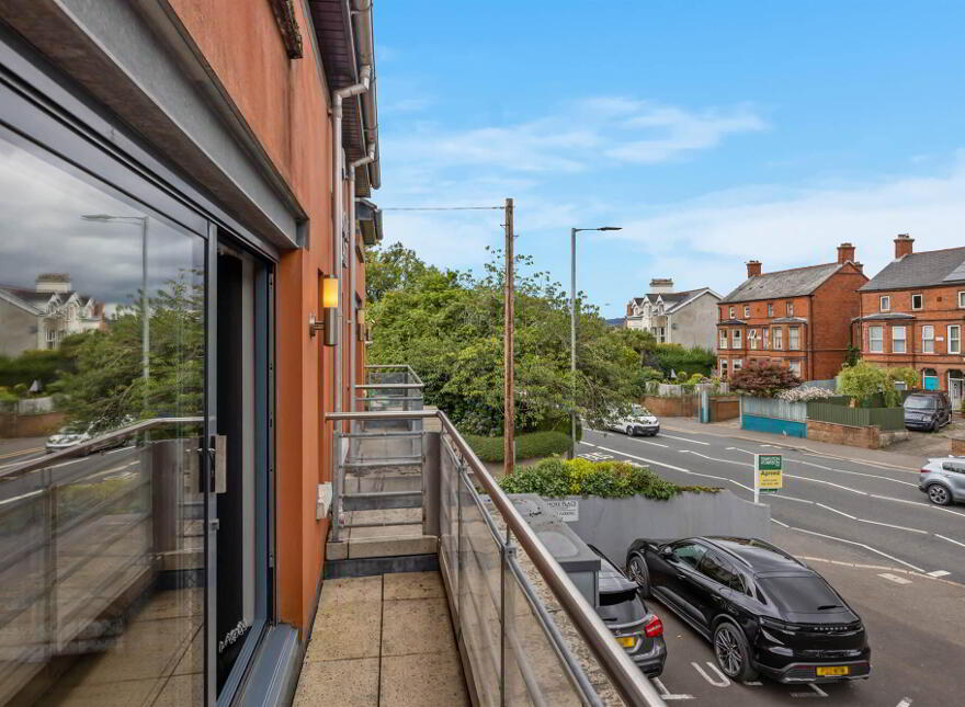 Apt 2 Belmore Place, 137 Upper Newtownards Road, Ballyhackamore, Belfast, BT4 3HX