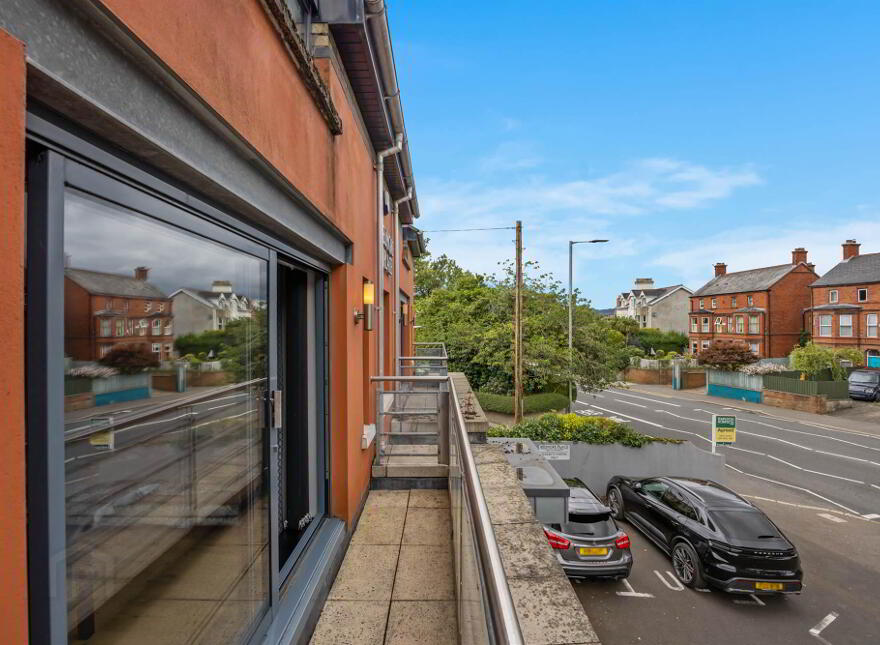 Apt 2 Belmore Place, 137 Upper Newtownards Road, Ballyhackamore, Belfast, BT4 3HX