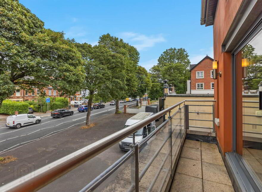 Apt 2 Belmore Place, 137 Upper Newtownards Road, Ballyhackamore, Belfast, BT4 3HX