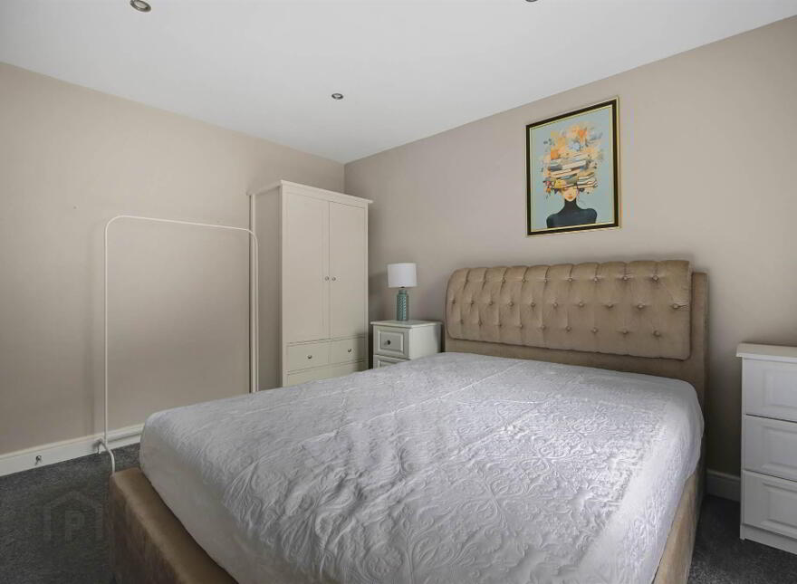 Apt 2 Belmore Place, 137 Upper Newtownards Road, Ballyhackamore, Belfast, BT4 3HX