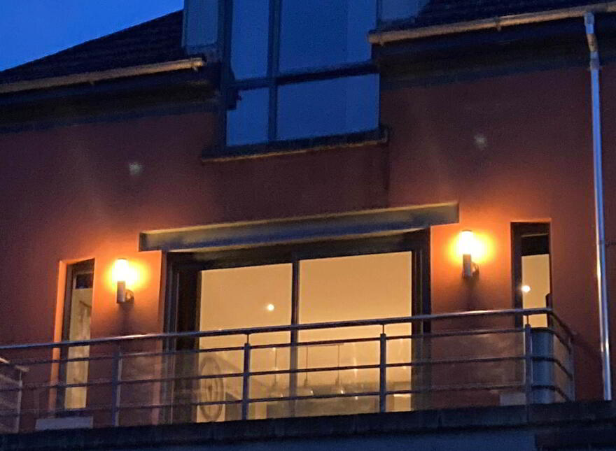 Apt 2 Belmore Place, 137 Upper Newtownards Road, Ballyhackamore, Belfast, BT4 3HX
