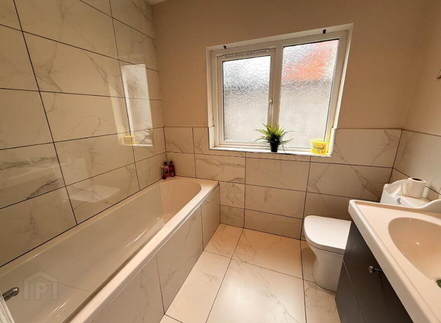 Apt 2, 17 Camden Street, Belfast, BT9 6AT