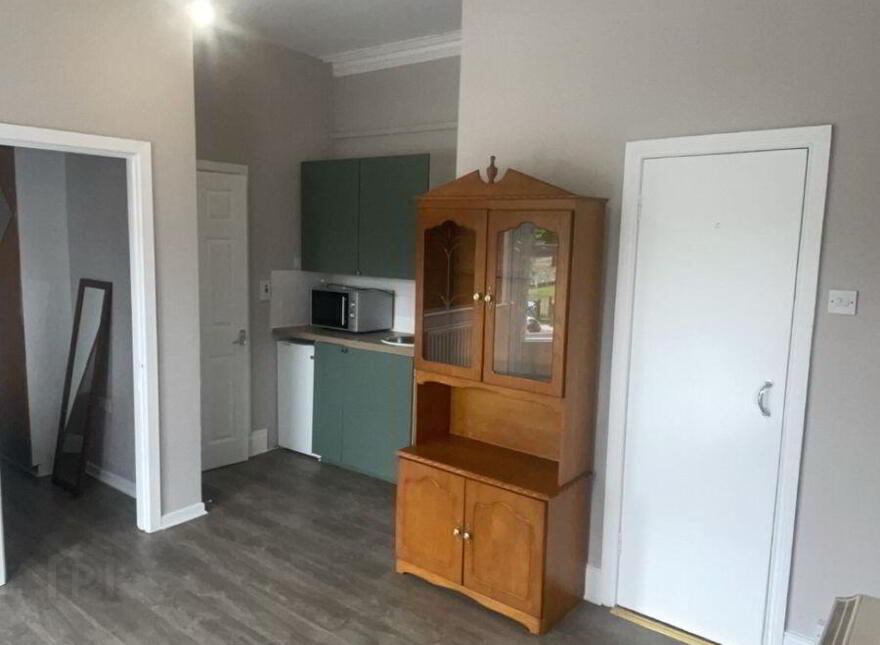 South Circular Road, Dolphin's Barn, D08W1XK