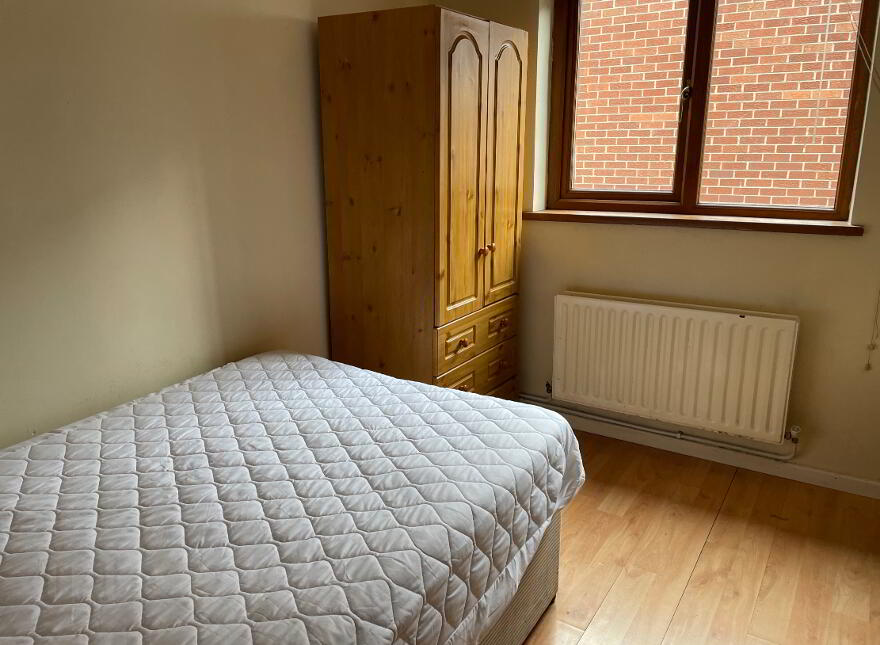 11 Ciaro Street 10 MONTH LEASE, Holylands, Belfast, BT7 1QS