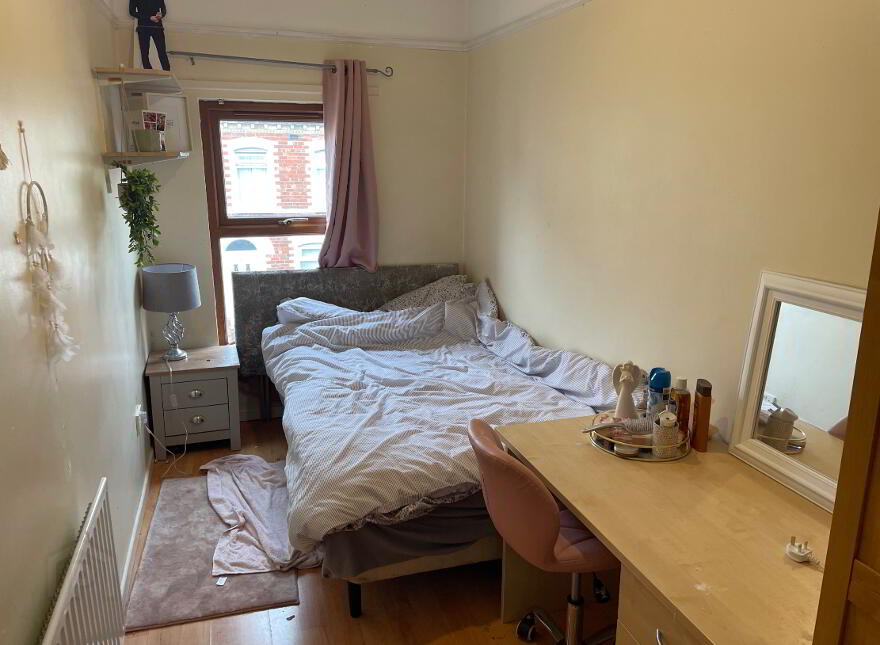 11 Ciaro Street 10 MONTH LEASE, Holylands, Belfast, BT7 1QS