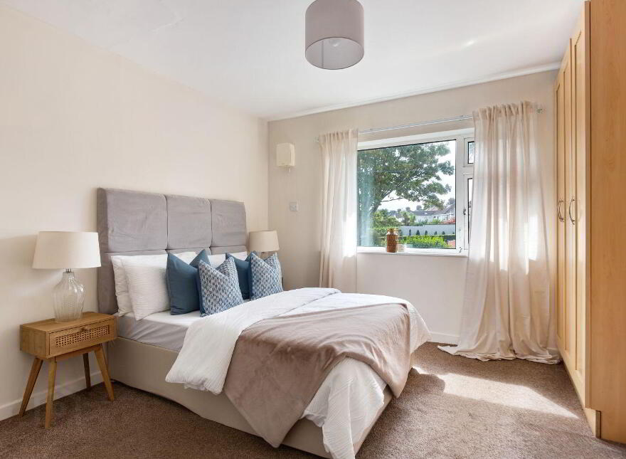 17 Woodbine Park, Blackrock, Blackrock, A94R236