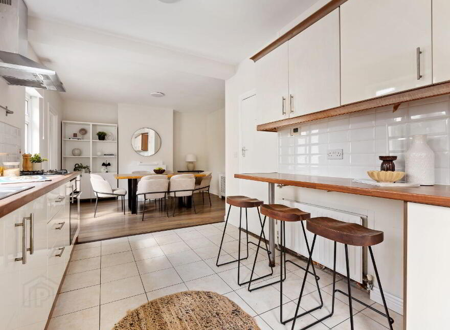 17 Woodbine Park, Blackrock, Blackrock, A94R236