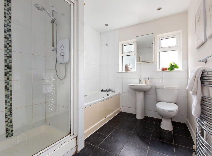 17 Woodbine Park, Blackrock, Blackrock, A94R236