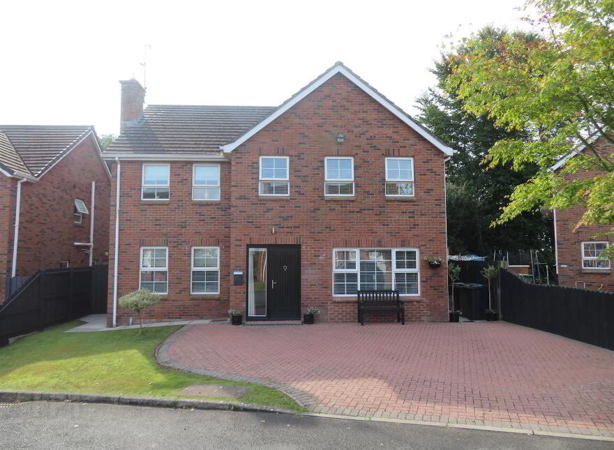 8 Brackenridge, Magheralin, BT67 0UE