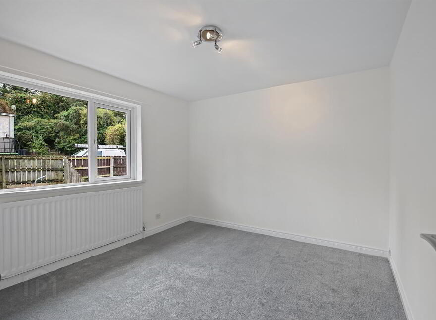 32 Ravenswood Crescent, Belfast, BT5 7QA