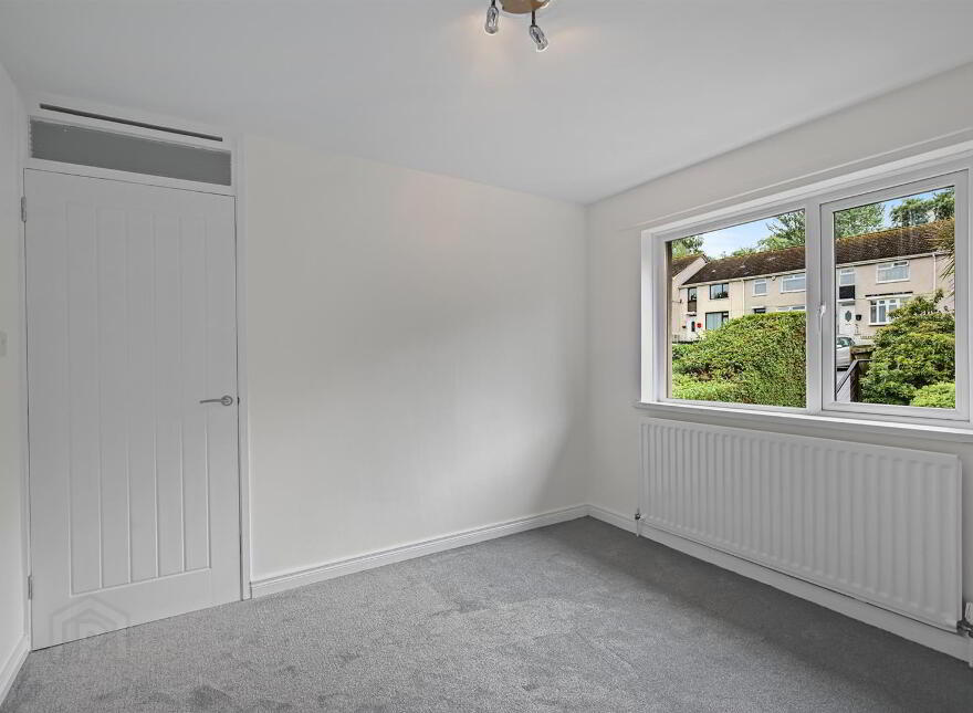 32 Ravenswood Crescent, Belfast, BT5 7QA