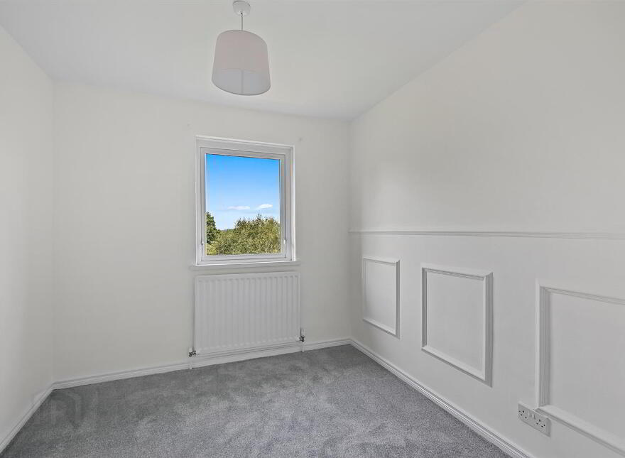 32 Ravenswood Crescent, Belfast, BT5 7QA