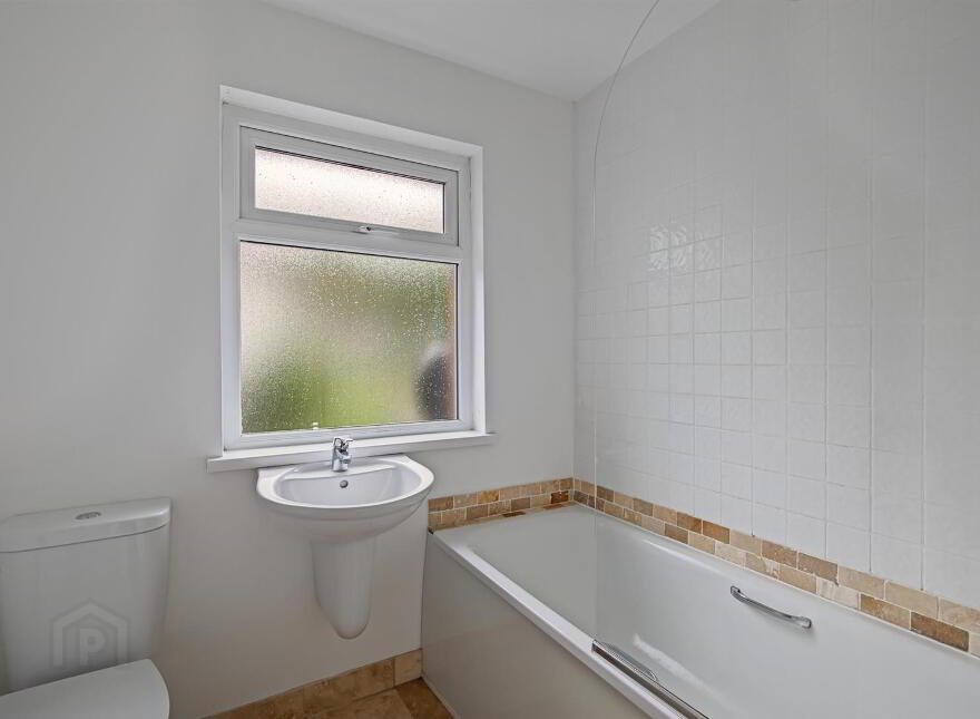 32 Ravenswood Crescent, Belfast, BT5 7QA
