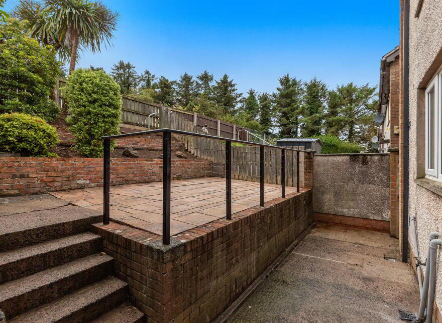 32 Ravenswood Crescent, Belfast, BT5 7QA