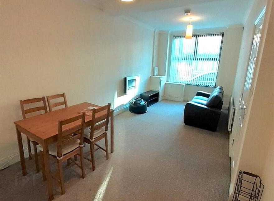 4 Meadowbank Place, Belfast, BT9 7FF