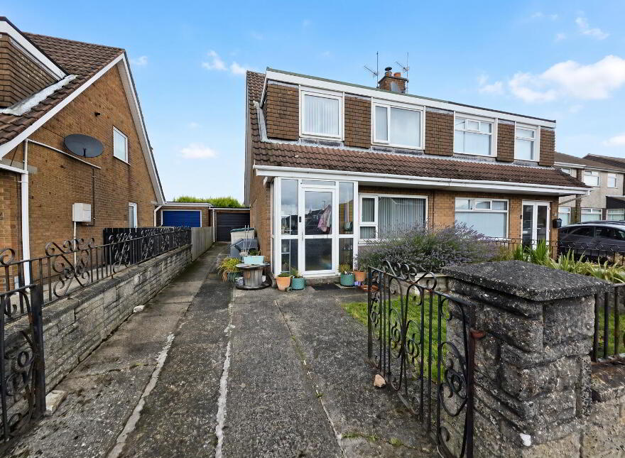 3 Castle Road, Carrickfergus, BT38 7JY