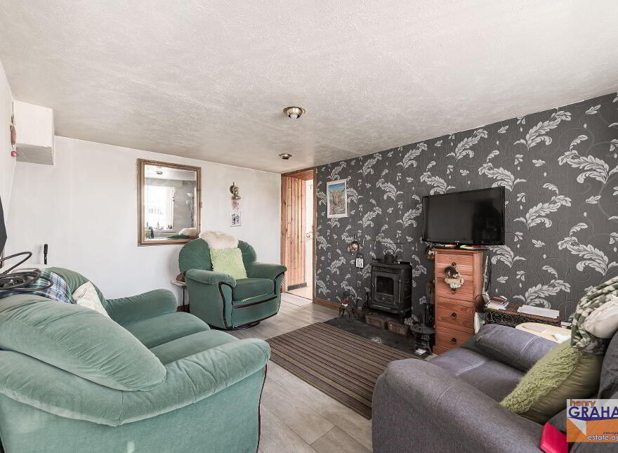 84 Carryduff Road, Lisburn, BT27 6UA