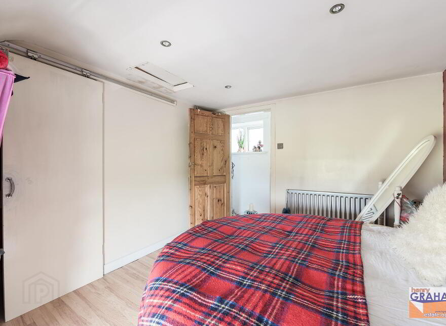 84 Carryduff Road, Lisburn, BT27 6UA