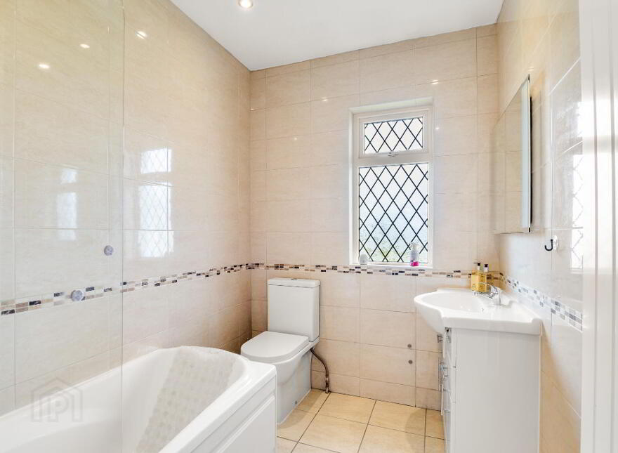Rhone Road, Claddaghduff, H71D635