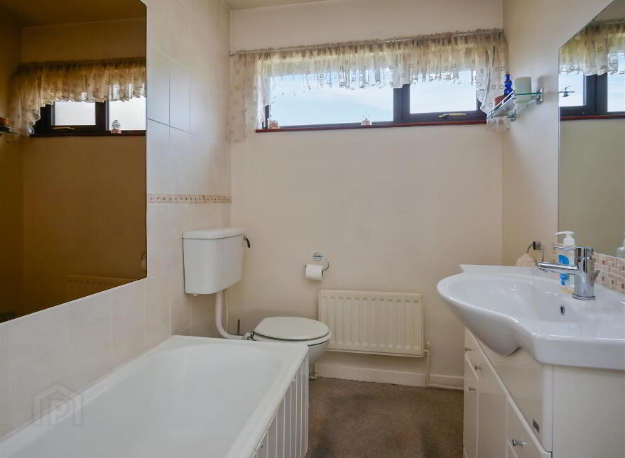 19 Hollygate Avenue, Church Road, Carryduff, Belfast, BT8 8DY
