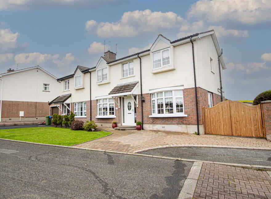 47 Lagmore Grove, Stewartstown Road, Belfast, BT17 0TD