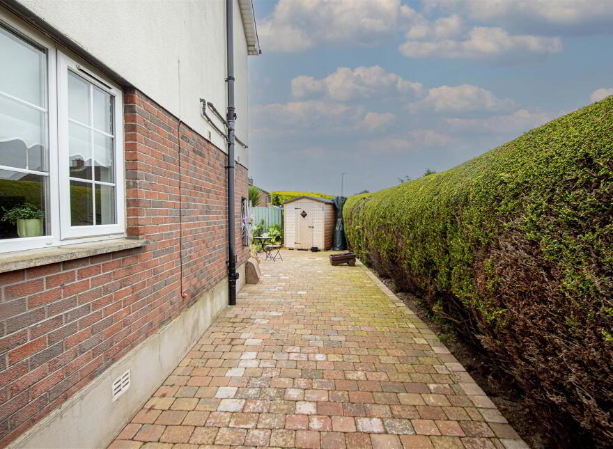 47 Lagmore Grove, Stewartstown Road, Belfast, BT17 0TD