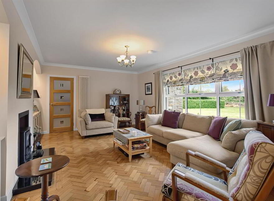 42 Magherahamlet Road, Ballynahinch, BT24 8PZ
