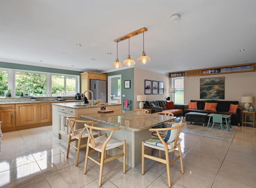 42 Magherahamlet Road, Ballynahinch, BT24 8PZ