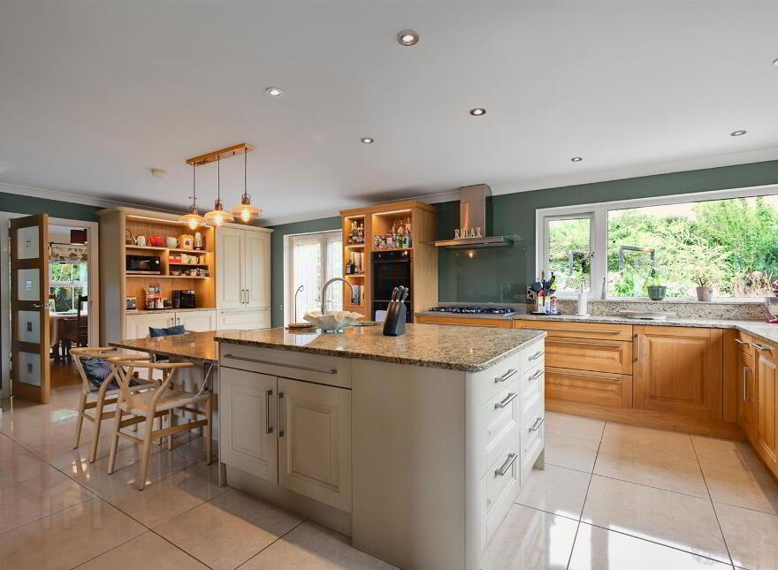 42 Magherahamlet Road, Ballynahinch, BT24 8PZ