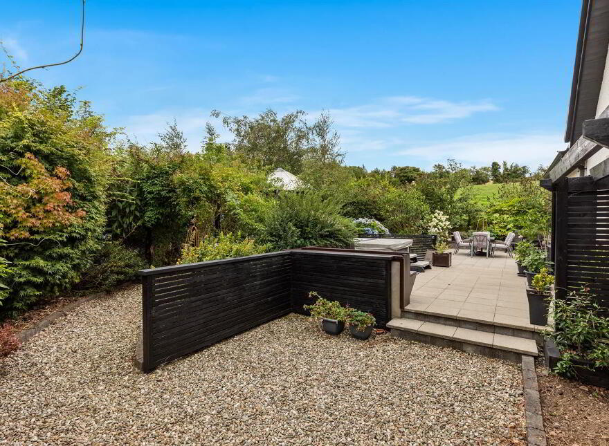 42 Magherahamlet Road, Ballynahinch, BT24 8PZ