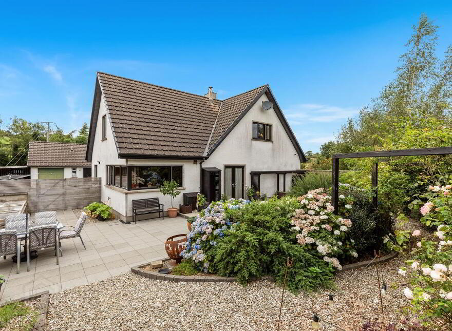 42 Magherahamlet Road, Ballynahinch, BT24 8PZ
