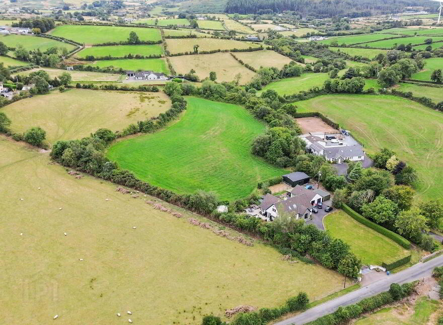 42 Magherahamlet Road, Ballynahinch, BT24 8PZ