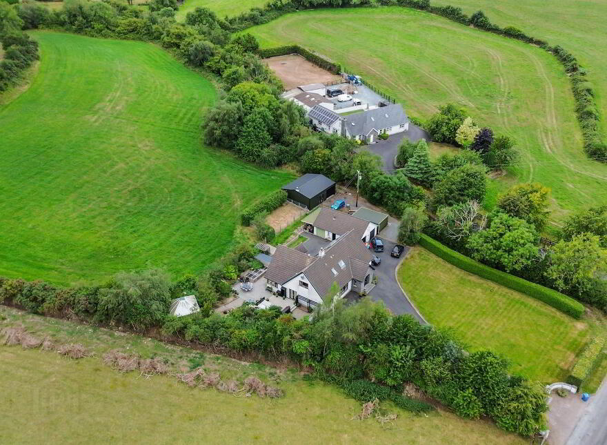 42 Magherahamlet Road, Ballynahinch, BT24 8PZ
