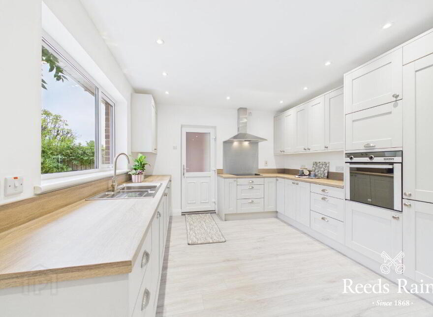 76 Kesh Road, Maze, Lisburn, BT27 5RR