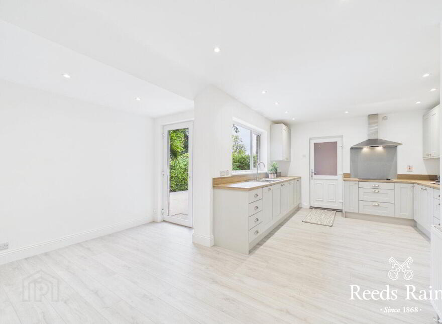 76 Kesh Road, Maze, Lisburn, BT27 5RR