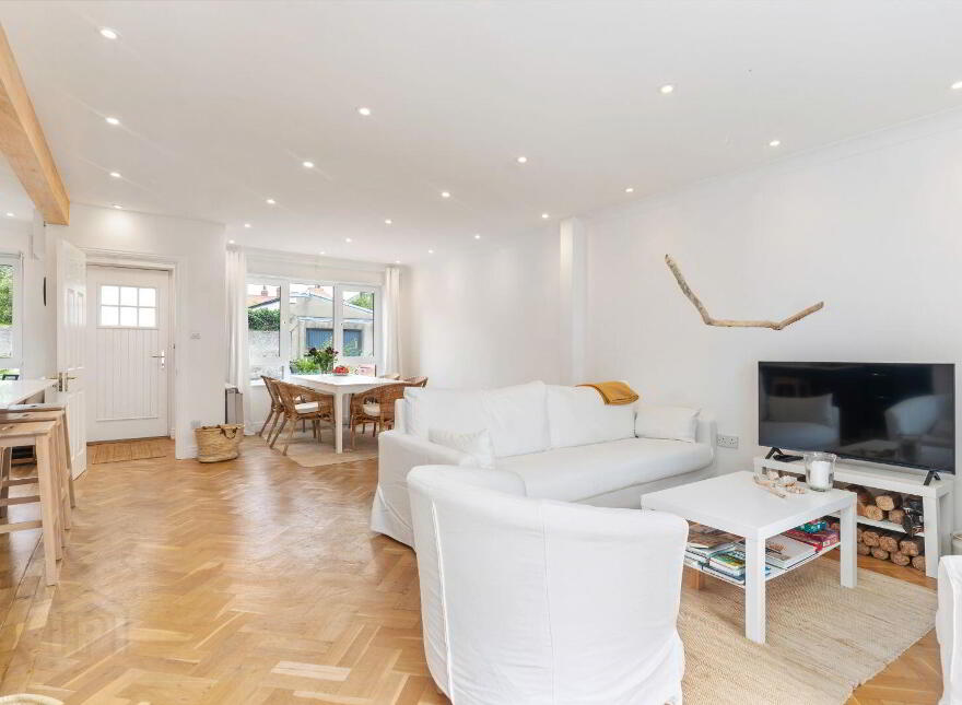 2 Strand Mews, Lea Road, Sandymount, Sandymount, D04VX88