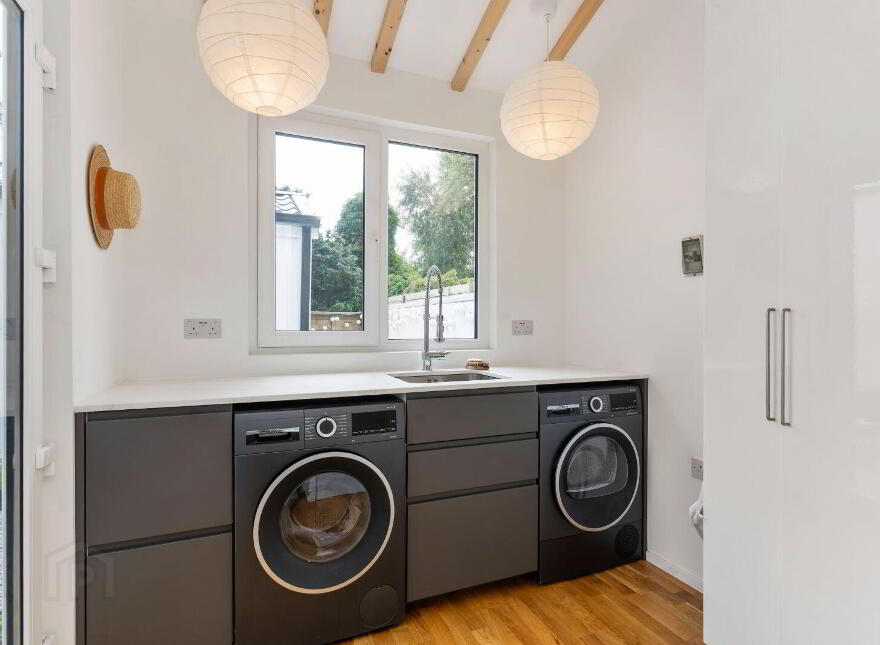 2 Strand Mews, Lea Road, Sandymount, Sandymount, D04VX88